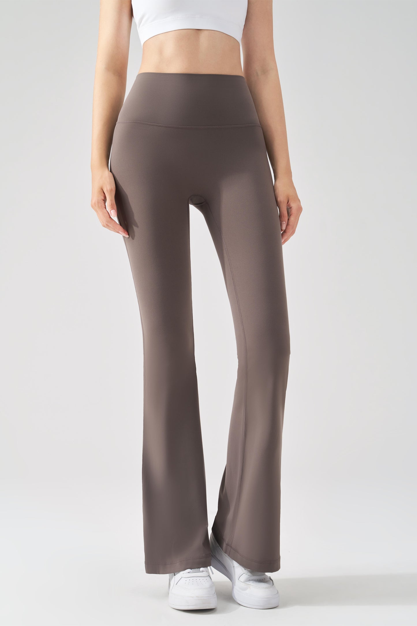 ela™ Cloud-Flow High-Rise Flared Pant