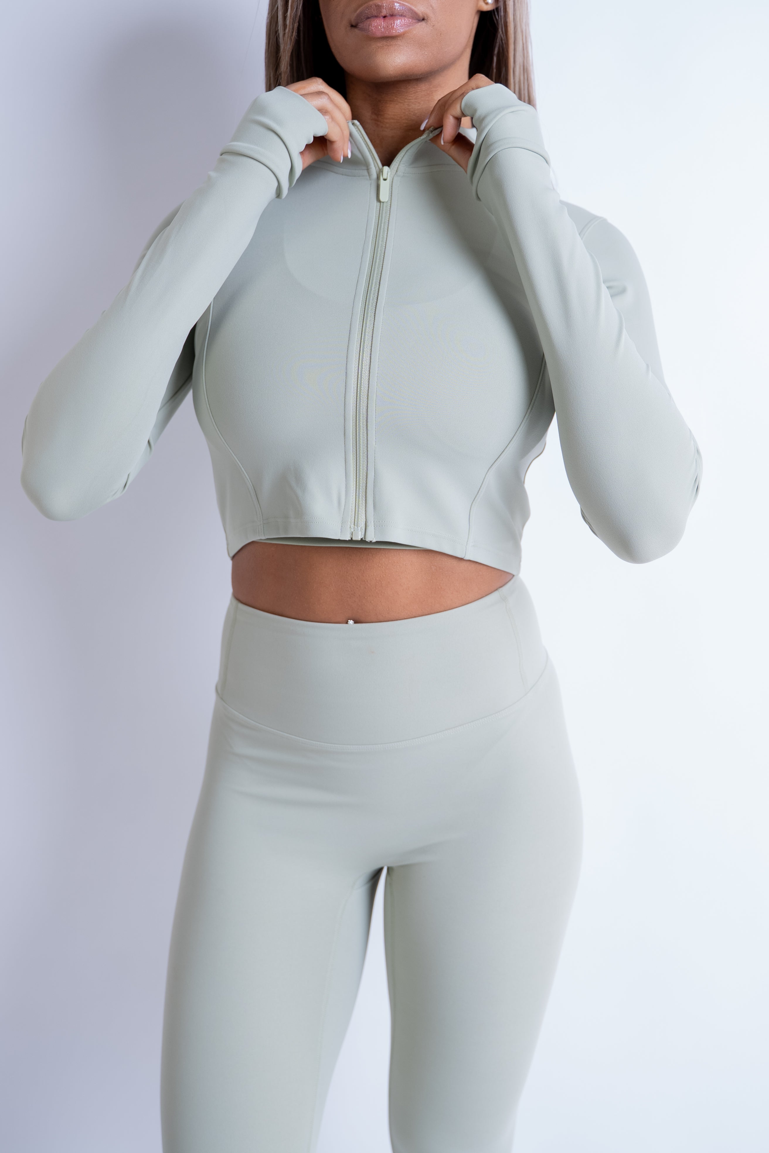 ela Cloud-Lift Cropped Zip Jacket